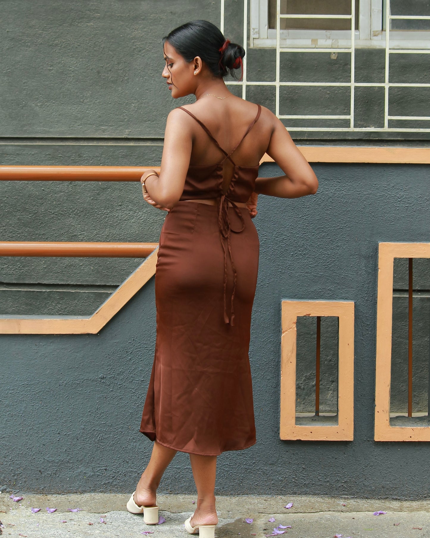 Its backless baby - Brown